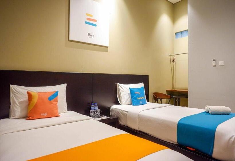 Номер Deluxe, Sans Hotel Empress Simpang Lima