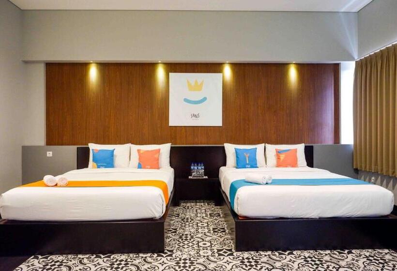 Семейный Номер, Sans Hotel Empress Simpang Lima