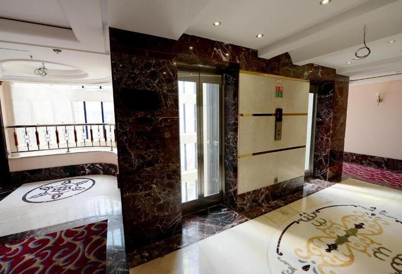 اتاق استاندارد چهار تخته, Al Waleed Tower