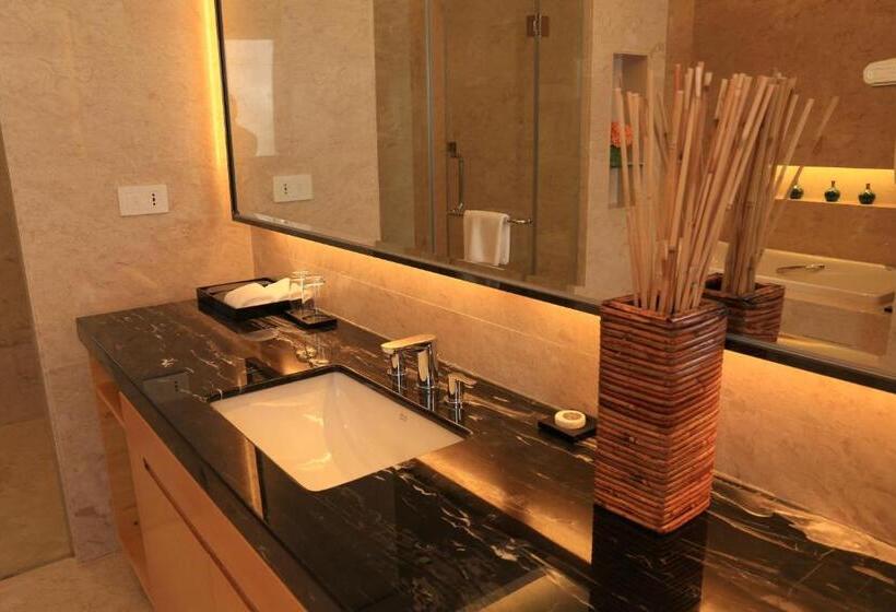 Люкс, Guangzhou Changfeng Gloria Plaza