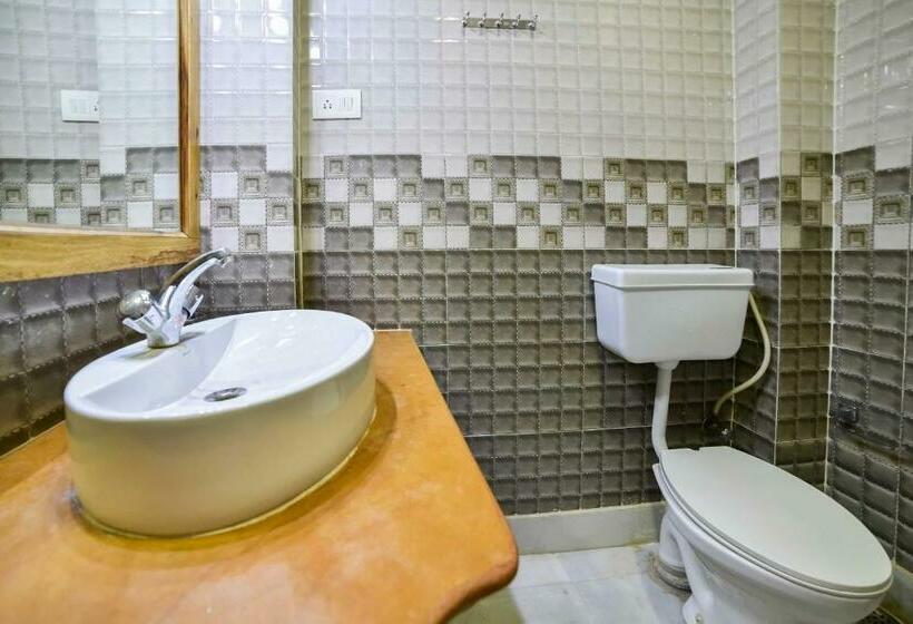 سوئیت با بالکن, Shanti Home