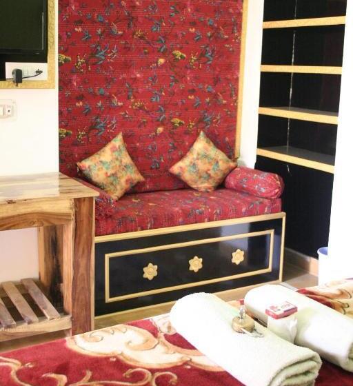 Deluxe Suite King Bed, Shanti Home