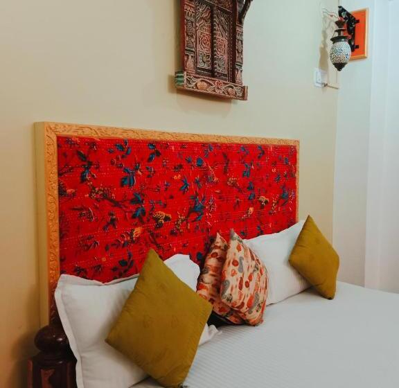 Deluxe Suite King Bed, Shanti Home