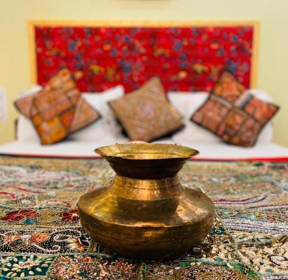 Deluxe Suite King Bed, Shanti Home