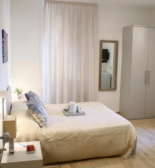 اتاق استاندارد, Real Rooms