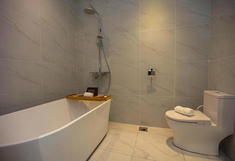 Номер Deluxe Кровать Кинг, D Elegance Grand Bandar Seri Alam