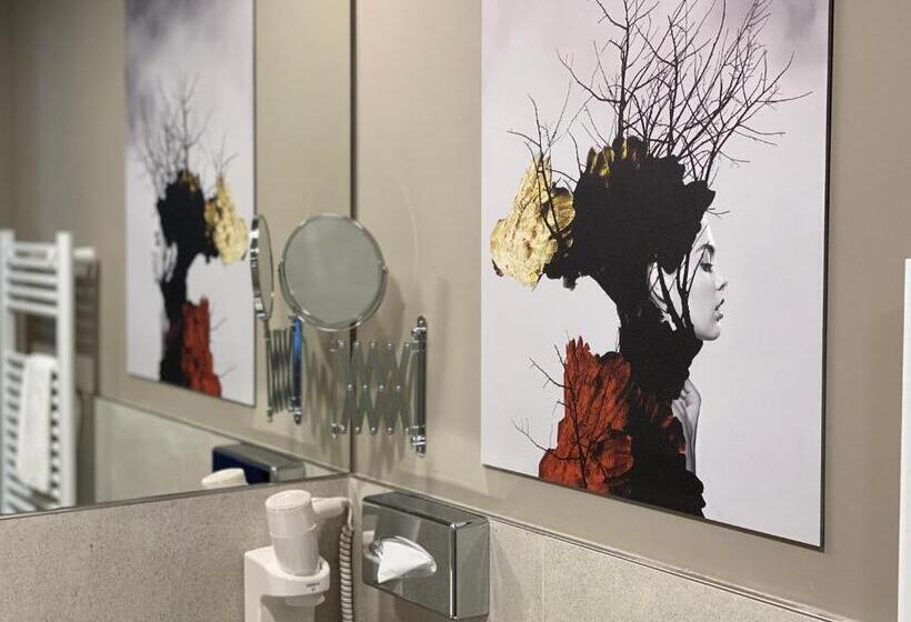 스탠다드 룸 거실포함, Amedia Milan, Trademark Collection By Wyndham