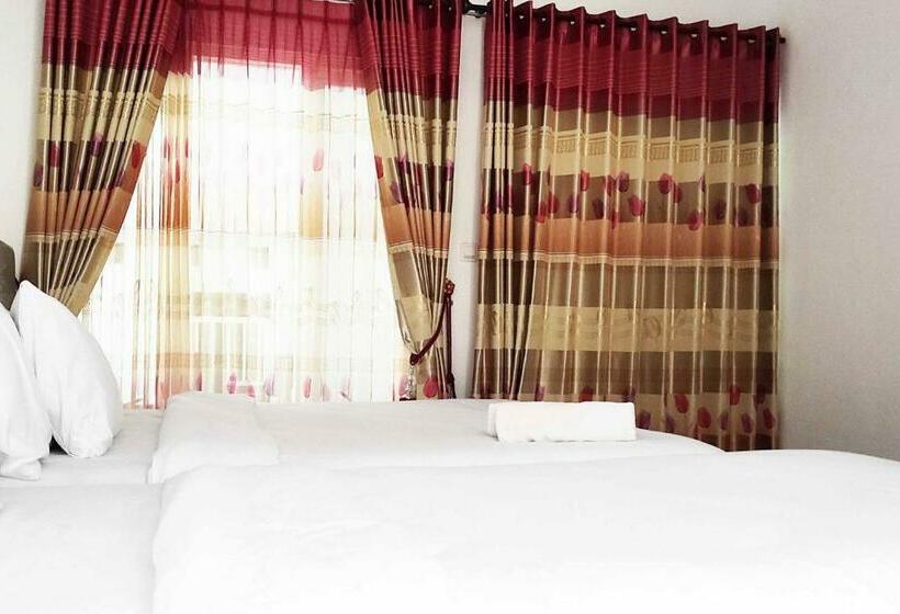Семейный Номер, Pertiwi Homestay Near Museum Angkut Batu Mitra Reddoorz