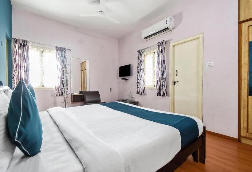 اتاق استاندارد با بالکن, Vaccinated Staff  Silverkey Executive Stays 78621 Second D Residency