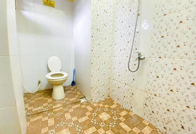 디럭스 룸, Damigalova Guest House Mitra Reddoorz