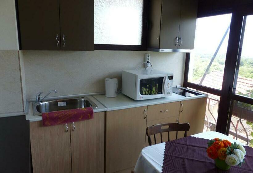 침실 3개 바다 전망 아파트, Guest House Delphini