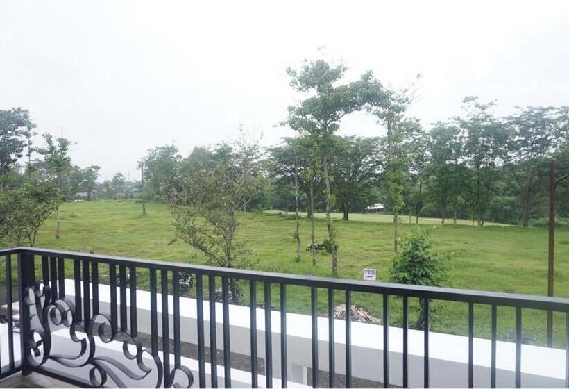 Номер Стандарт, Reddoorz Near Araya Family Club House