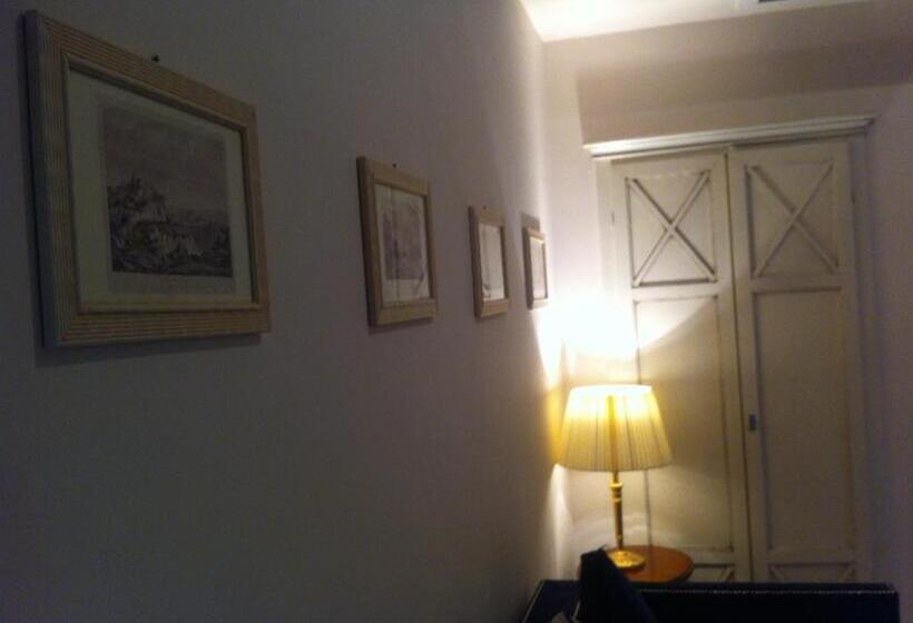 اتاق استاندارد یک نفره, Palace 4s