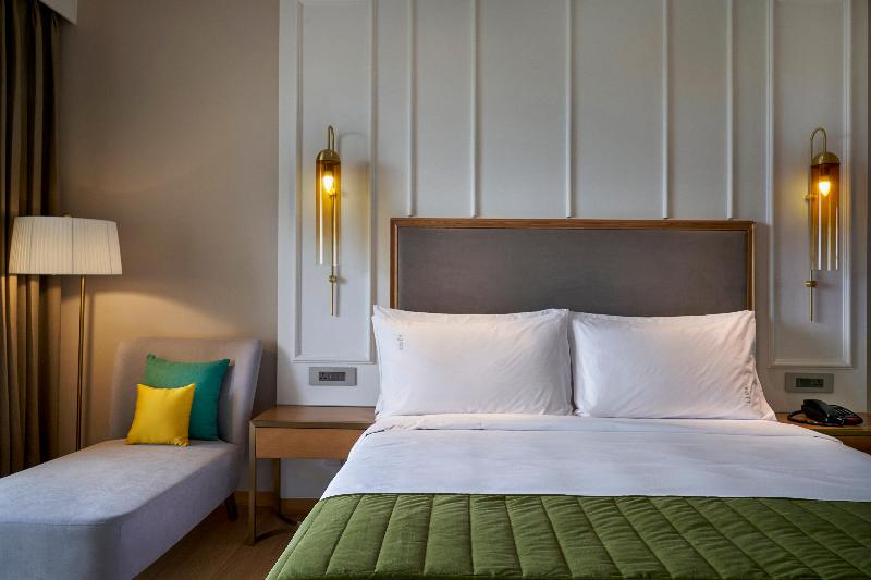 اتاق استاندارد با تخت بزرگ, Holiday Inn Goa Candolim