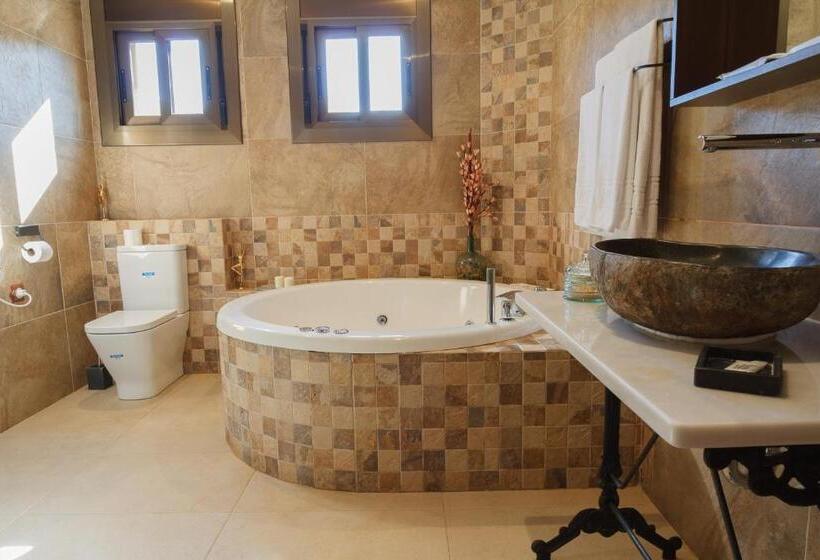 سوئیت با وان آب گرم, El Molí De Pontons Suites Con Jacuzzi Spa