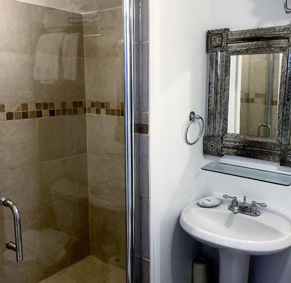 Svit, Ellis House Bed & Breakfast