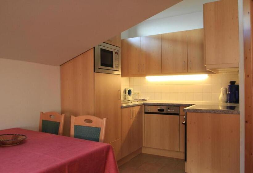 اتاق خانوادگی, Wander  Und Familienhotel Erika