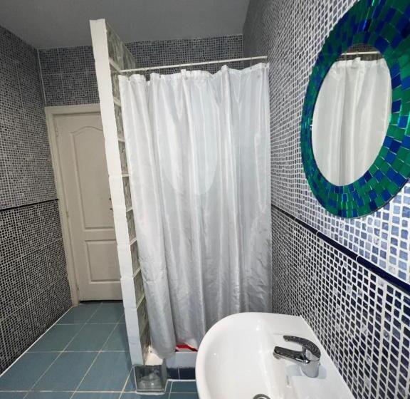 اتاق استاندارد با سرویس بهداشتی مشترک, Hostal Abaaly