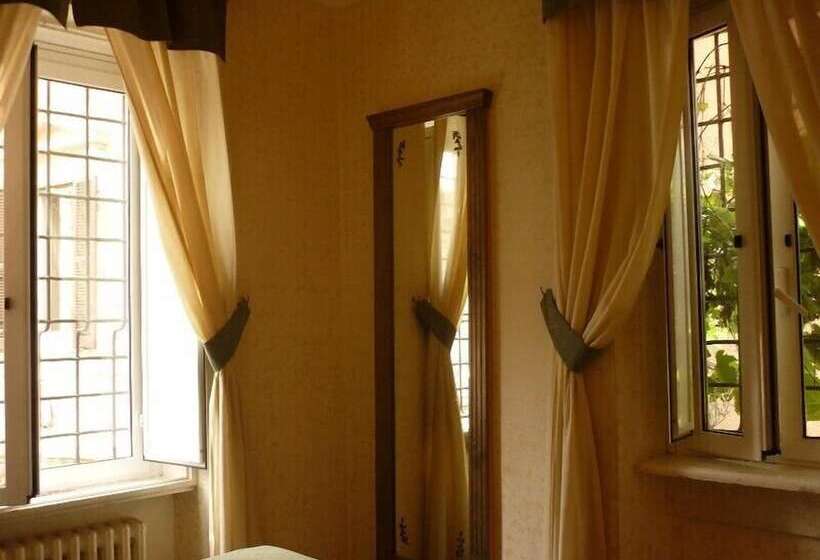 Quarto Estandar, Domus Tiberina