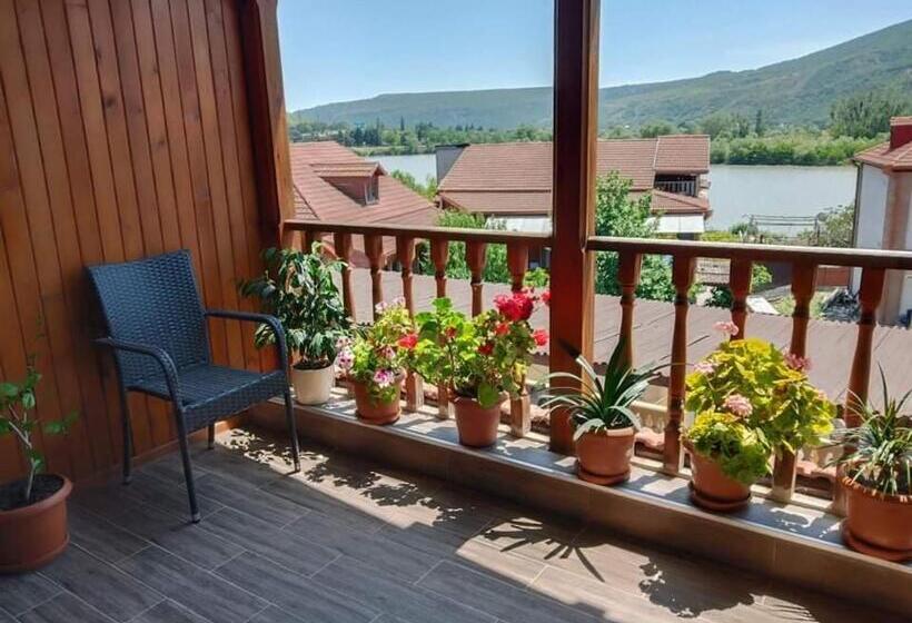 اتاق استاندارد با چشم‌انداز کوهستان, Davit Batoni Guest House