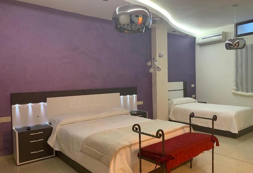 Трехместный Номер Комфорт, Hostal Poeta Machado