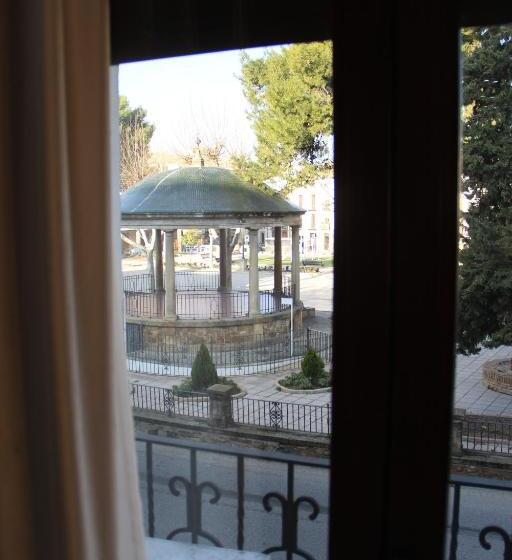 Номер Стандарт, Hostal Poeta Machado