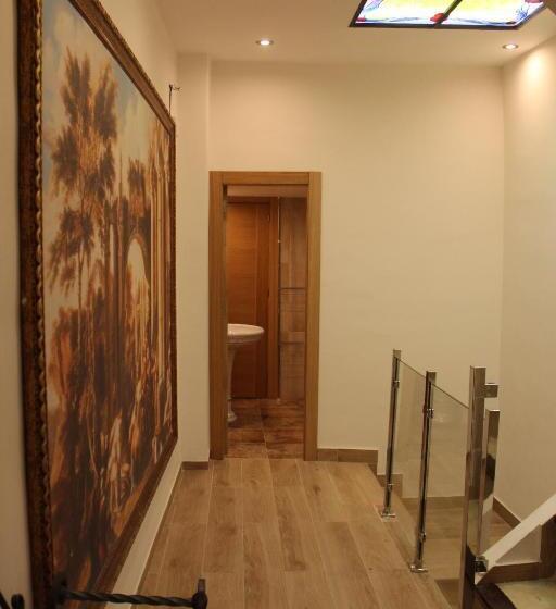 Четырехместный Номер Deluxe, Hostal Poeta Machado