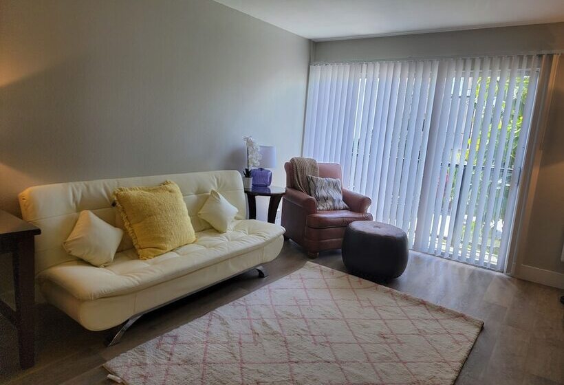 Апартаменты 1 Спальня, Stayspro   Hollywood Homes Minutes To Everything Spacious And Free Parking