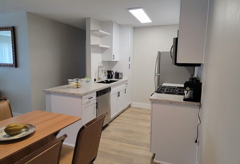 Апартаменты 1 Спальня, Stayspro   Hollywood Homes Minutes To Everything Spacious And Free Parking