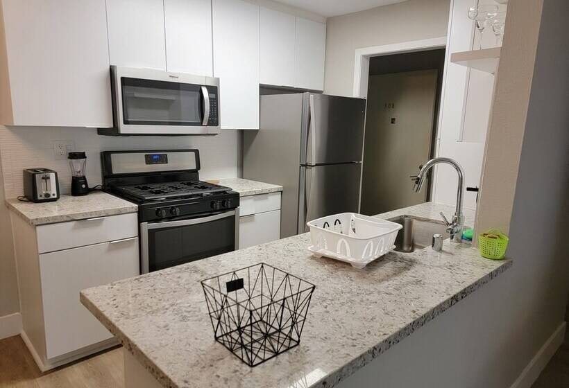 Апартаменты 2 Спальни, Stayspro   Hollywood Homes Minutes To Everything Spacious And Free Parking