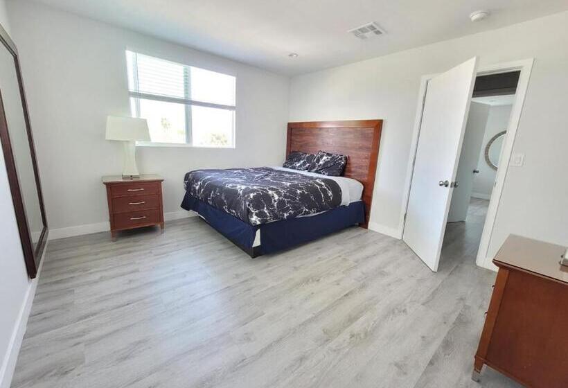 Дом 4 Спальни, Stayspro   Hollywood Homes Minutes To Everything Spacious And Free Parking