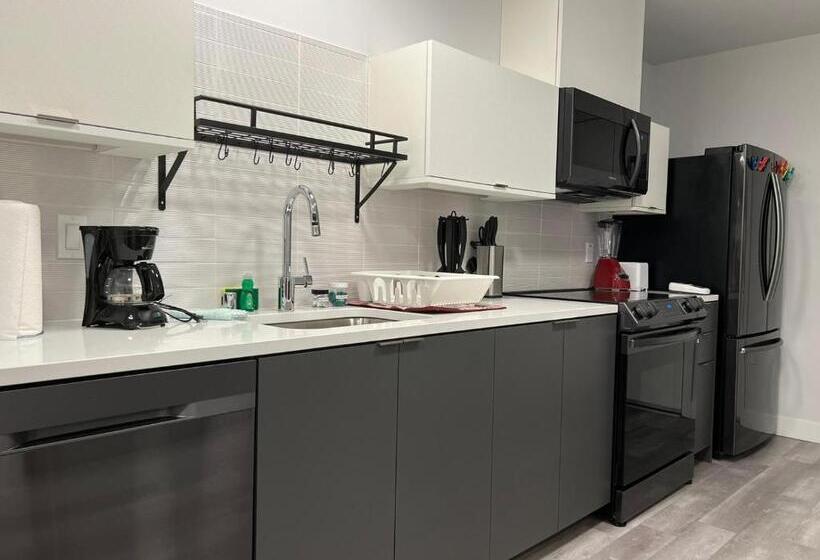 Студия Стандарт, Stayspro   Hollywood Homes Minutes To Everything Spacious And Free Parking