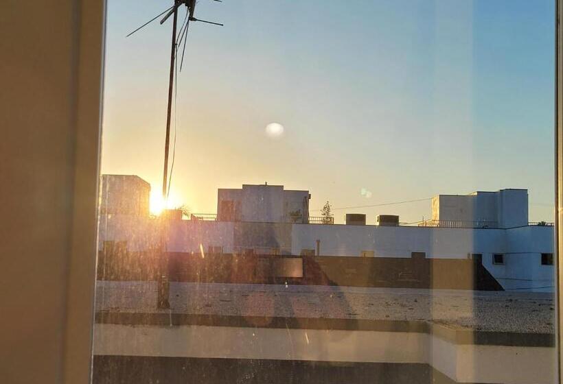 Дом 3 Спальни, Stayspro   Hollywood Homes Minutes To Everything Spacious And Free Parking