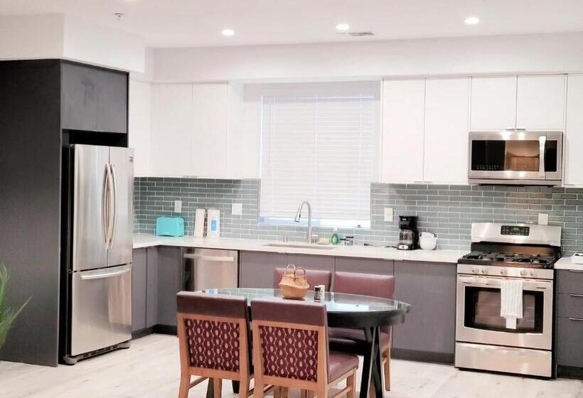 Апартаменты 3 Спальни, Stayspro   Hollywood Homes Minutes To Everything Spacious And Free Parking