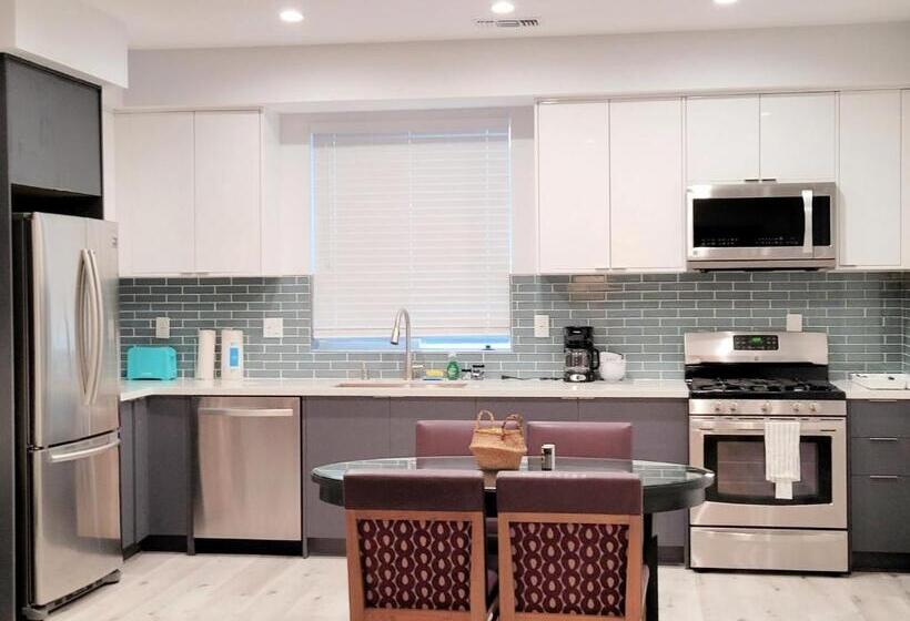 Дом 3 Спальни, Stayspro   Hollywood Homes Minutes To Everything Spacious And Free Parking