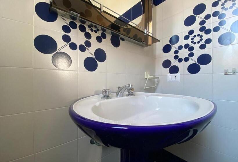Quarto Deluxe com Sacada, Affittacamere Piazza Mameli
