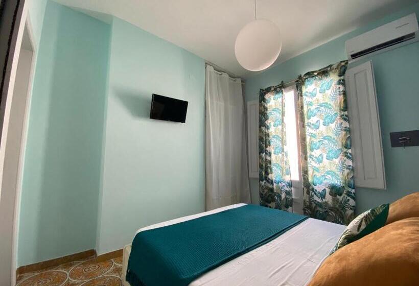 Quarto Deluxe com Sacada, Affittacamere Piazza Mameli