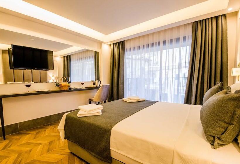 Номер Deluxe Вид на Море Боковой, Fly Inn