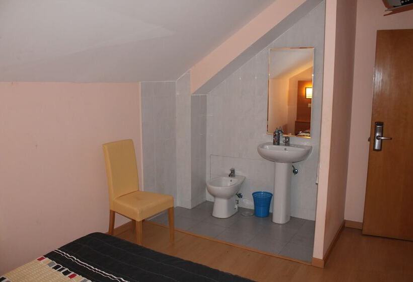 اتاق استاندارد با سرویس بهداشتی مشترک, Guest House Estrela