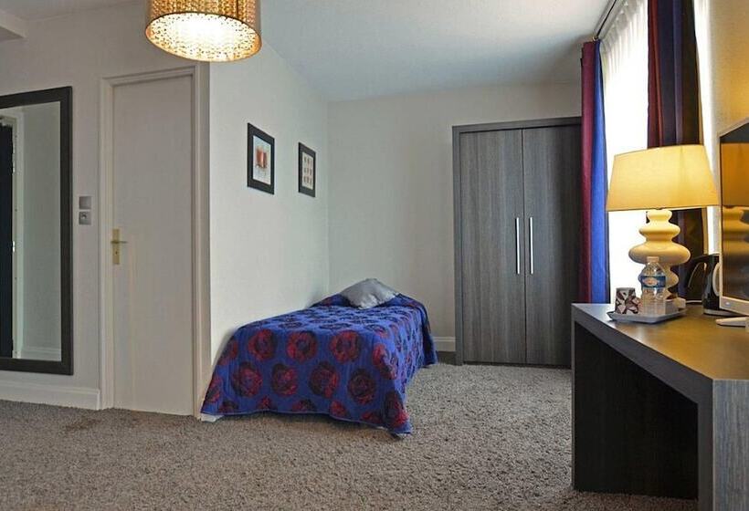 اتاق استاندارد سه نفره, Hôtel La Réserve
