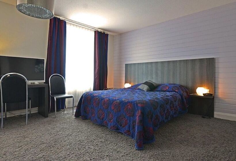 اتاق استاندارد سه نفره, Hôtel La Réserve