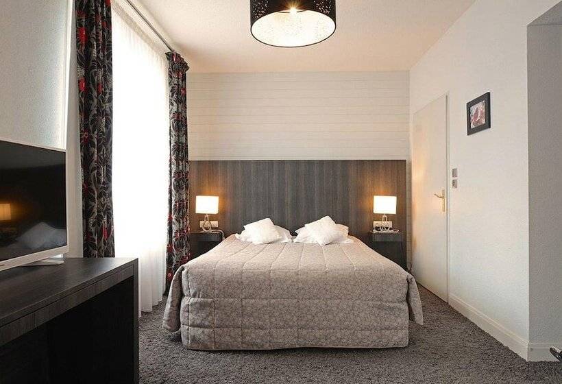 اتاق استاندارد سه نفره, Hôtel La Réserve