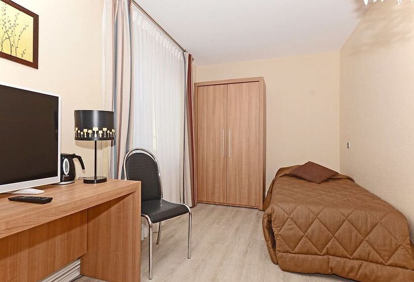 اتاق استاندارد سه نفره, Hôtel La Réserve