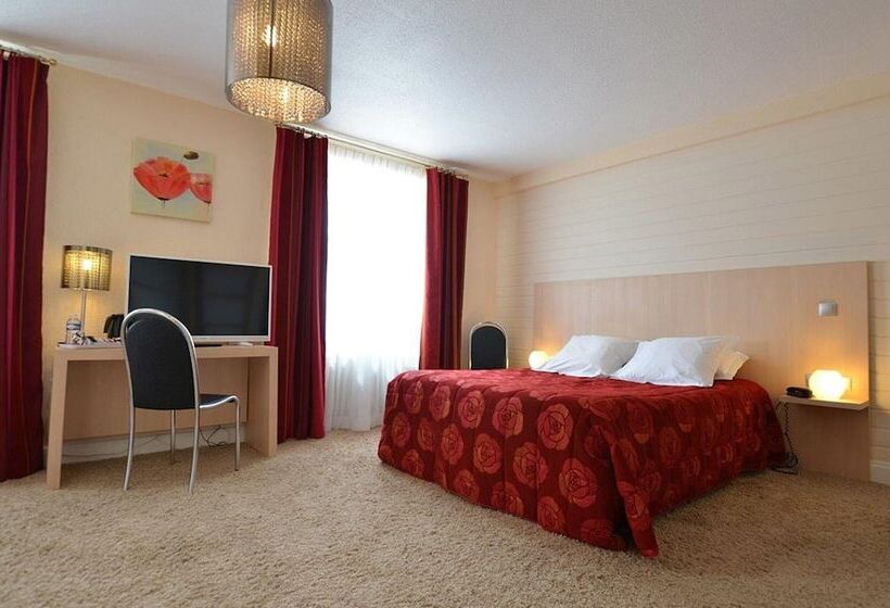 اتاق استاندارد با چشم‌انداز دریاچه, Hôtel La Réserve