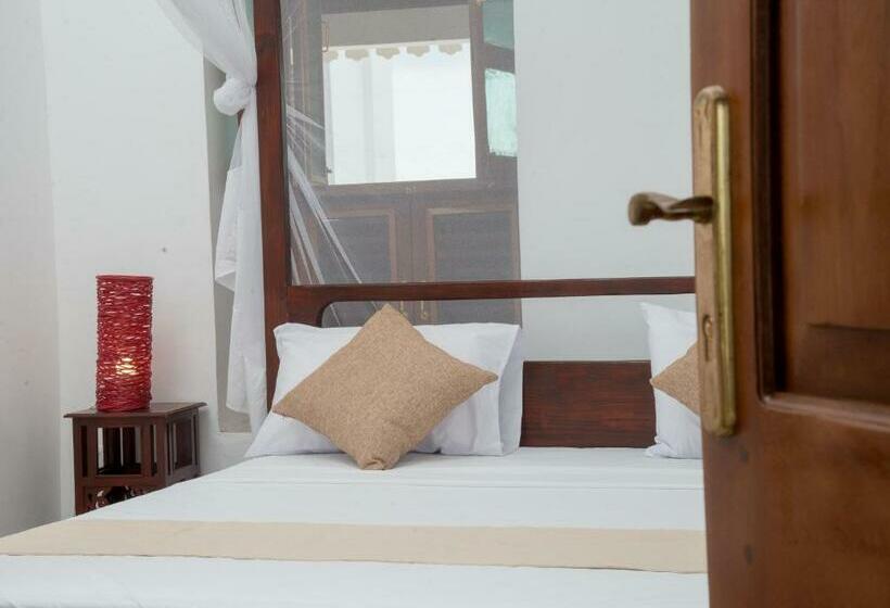 اتاق استاندارد با چشم‌انداز دریا, The Manor House By Sansi