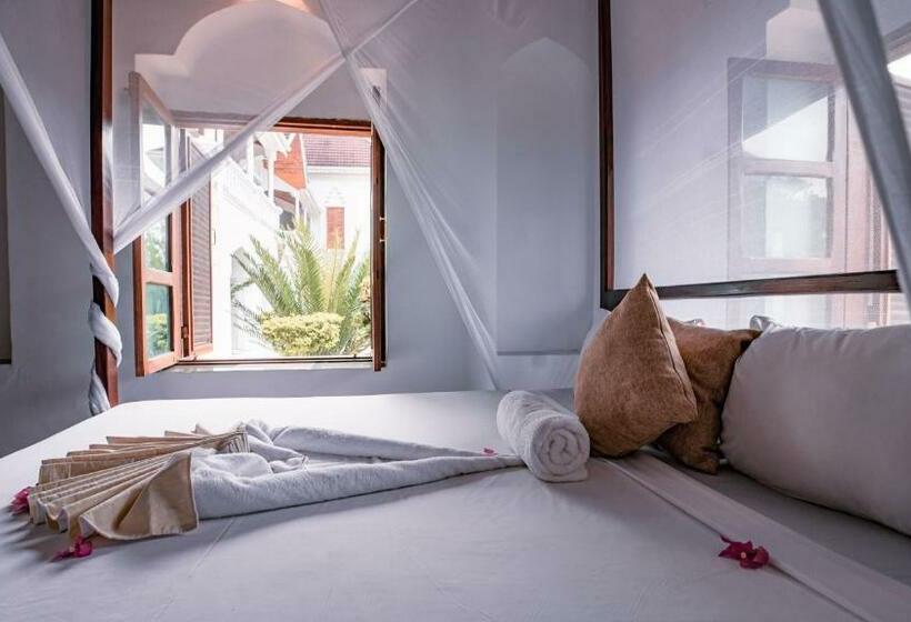 اتاق لوکس, The Manor House By Sansi