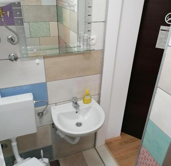 اتاق استاندارد با تخت‌های تاشو, Rooms Vila Medena