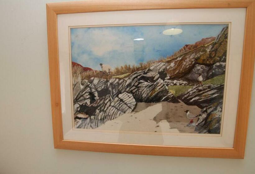 غرفة قياسية مطلّة علي الحديقة, The Colonsay