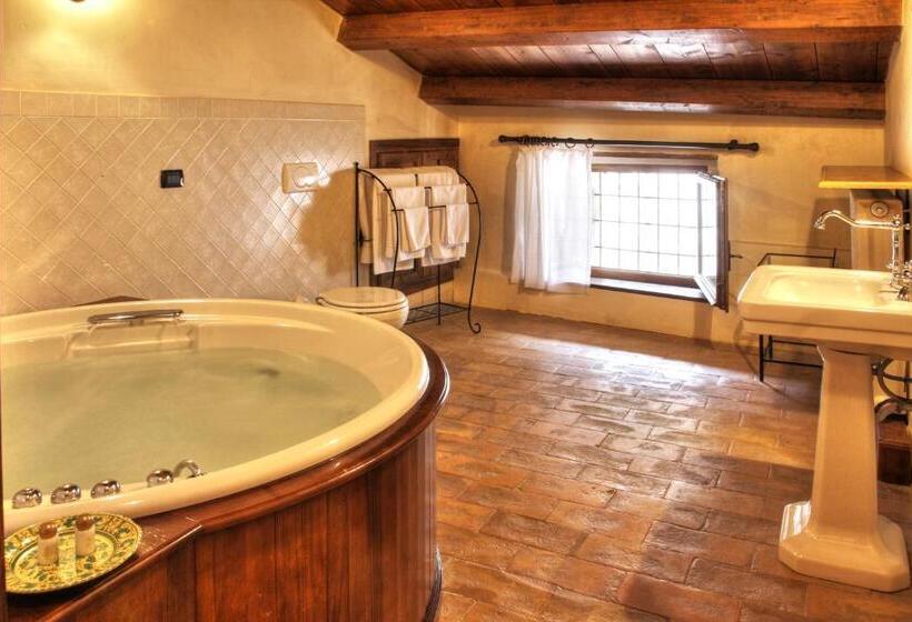 자쿠지 스위트, Castello Di Petroia Dimora D Epoca