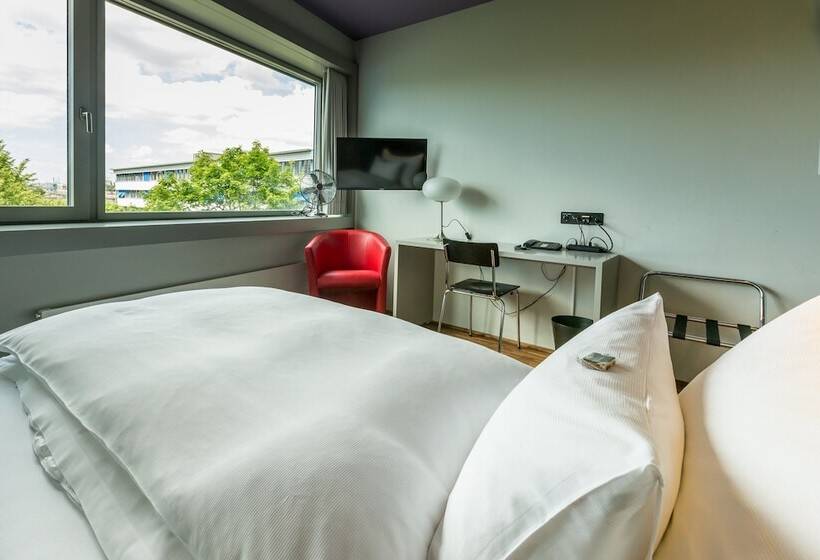 Quarto Estandar Individual, Dasbreitehotel Am Rhein